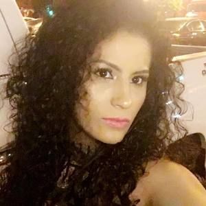 Meet your Posher, Yesi